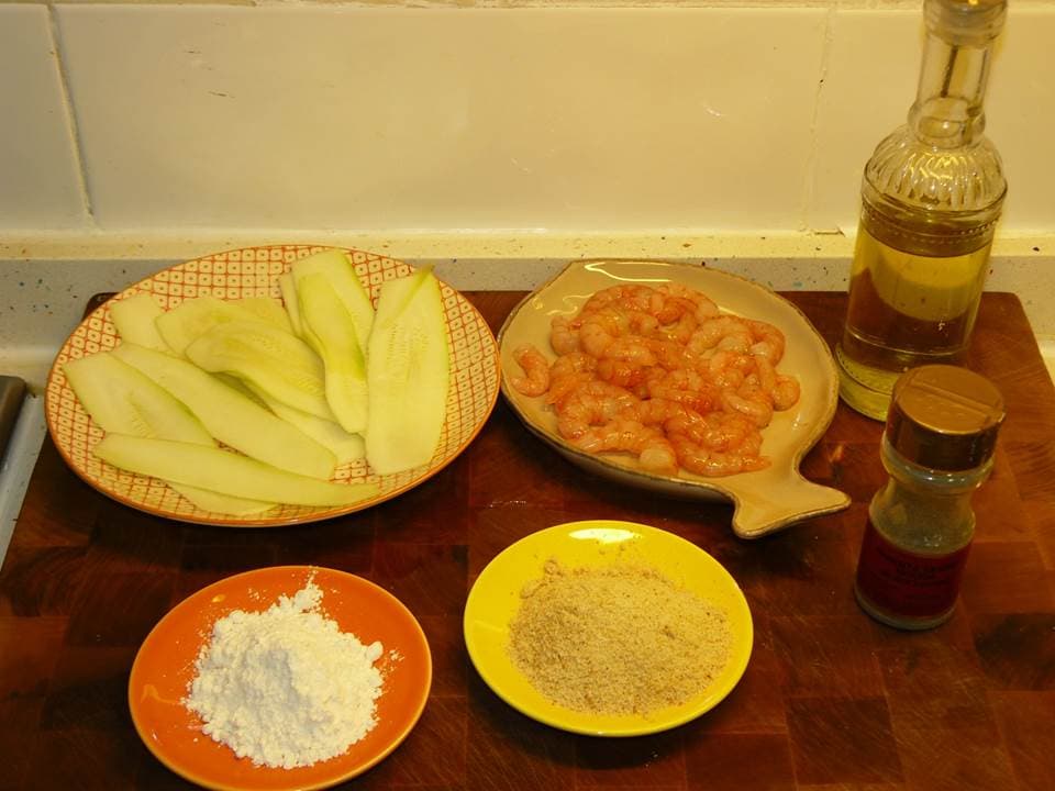 Rollitos de calabacín con gamba roja