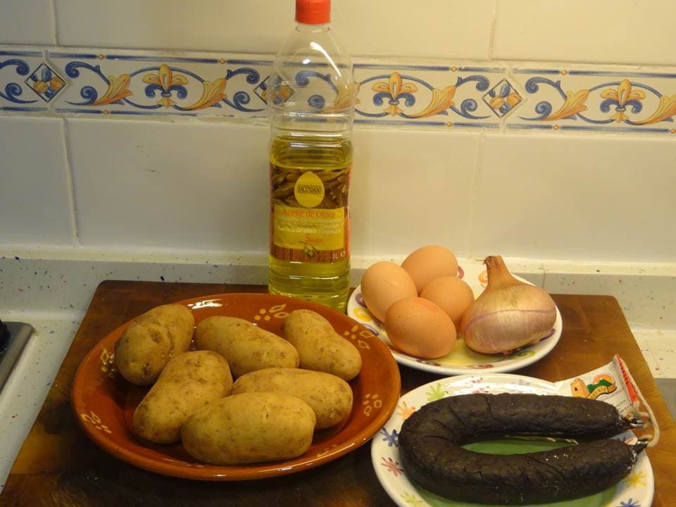 Tortilla de patatas y morcilla